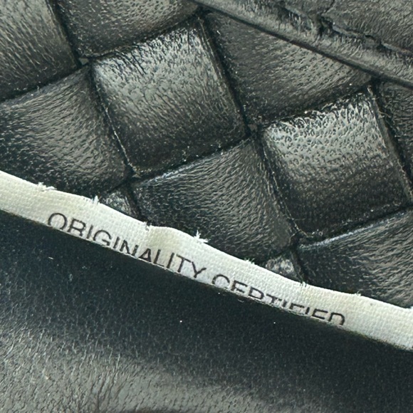 BOTTEGA VENETA Intrecciato Weave, Top Handle, Black Leather Handbag - Picture 12 of 13